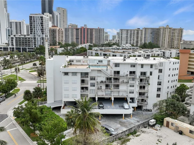 17800 Atlantic Blvd # 403, Sunny Isles Beach FL 33160