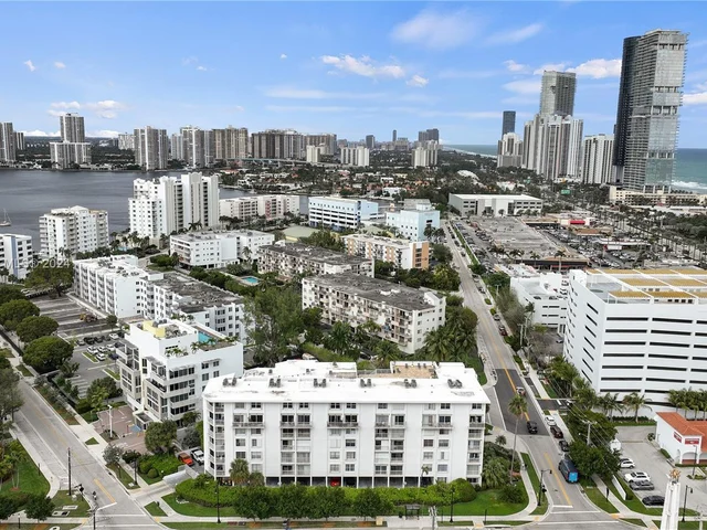17800 Atlantic Blvd # 403, Sunny Isles Beach FL 33160