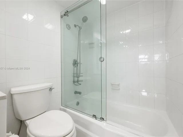 17800 Atlantic Blvd # 403, Sunny Isles Beach FL 33160