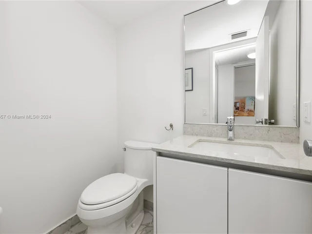 17800 Atlantic Blvd # 403, Sunny Isles Beach FL 33160