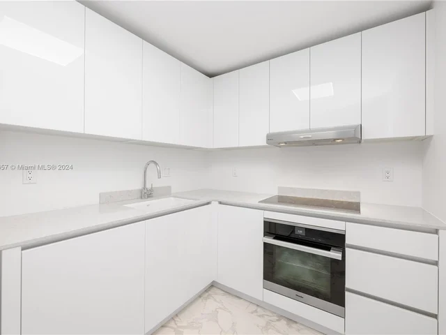 17800 Atlantic Blvd # 403, Sunny Isles Beach FL 33160