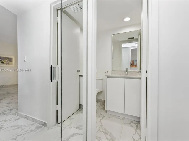 17800 Atlantic Blvd # 403, Sunny Isles Beach FL 33160