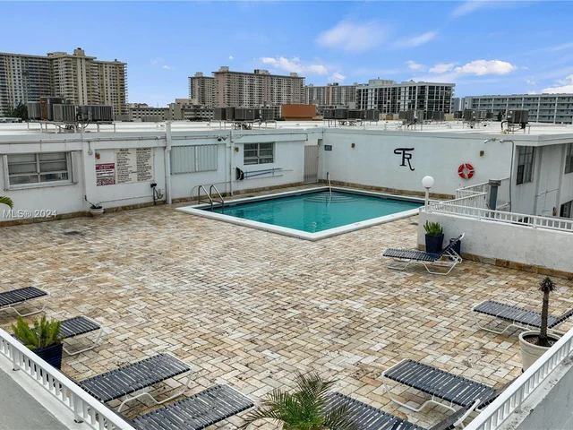 17800 Atlantic Blvd # 403, Sunny Isles Beach FL 33160