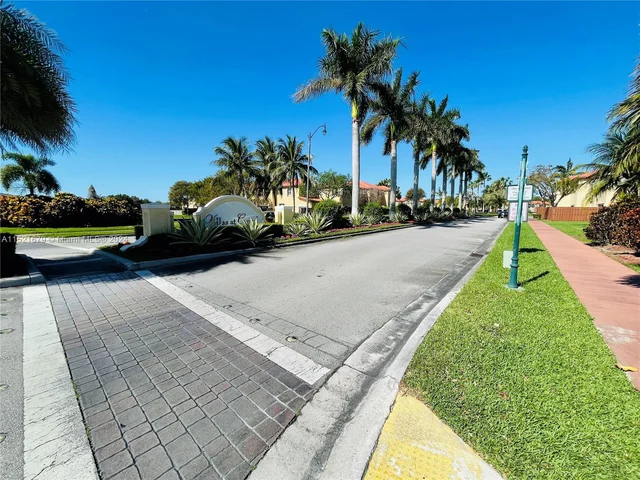 1570 NE 33rd Road # 11, Homestead FL 33033