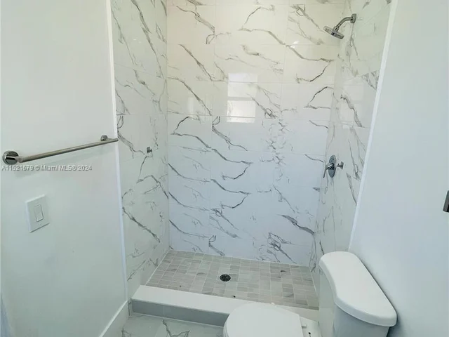 1570 NE 33rd Road # 11, Homestead FL 33033