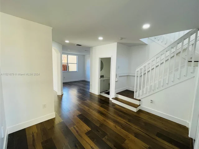 1570 NE 33rd Road # 11, Homestead FL 33033