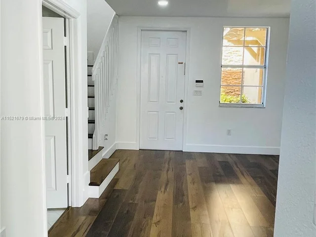 1570 NE 33rd Road # 11, Homestead FL 33033