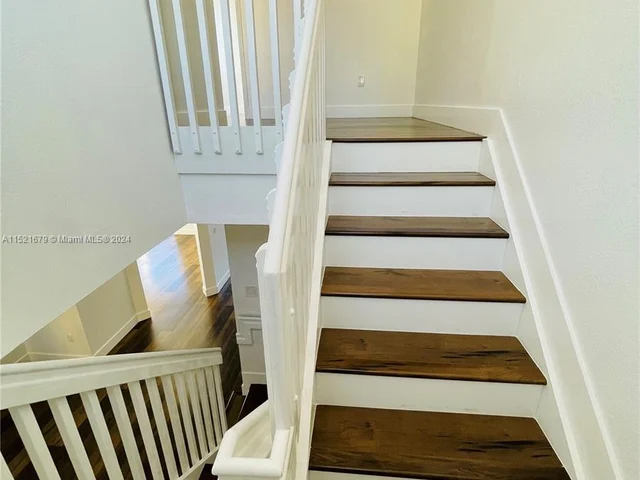 1570 NE 33rd Road # 11, Homestead FL 33033