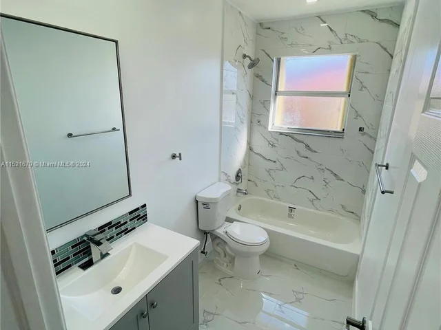 1570 NE 33rd Road # 11, Homestead FL 33033