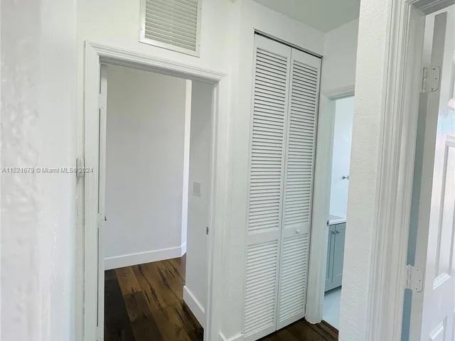 1570 NE 33rd Road # 11, Homestead FL 33033