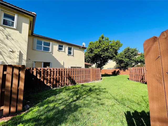 1570 NE 33rd Road # 11, Homestead FL 33033