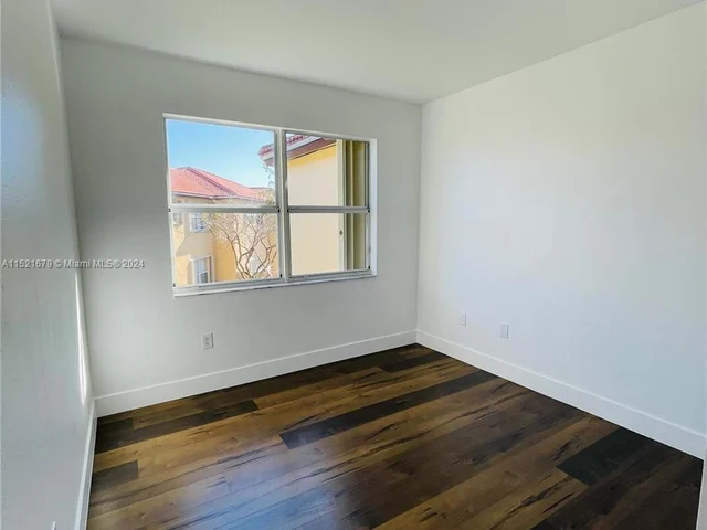 1570 NE 33rd Road # 11, Homestead FL 33033