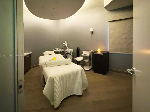 21205 Yacht Club Dr # 407, Aventura FL 33180