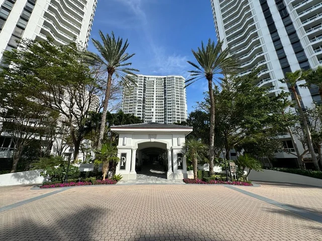 21205 Yacht Club Dr # 407, Aventura FL 33180