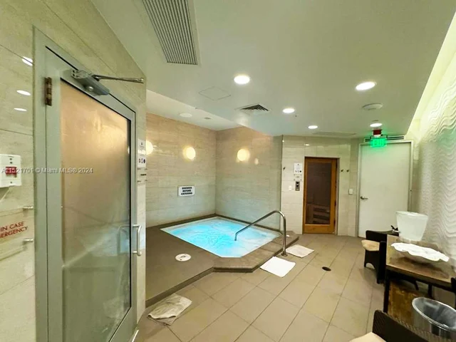 21205 Yacht Club Dr # 407, Aventura FL 33180