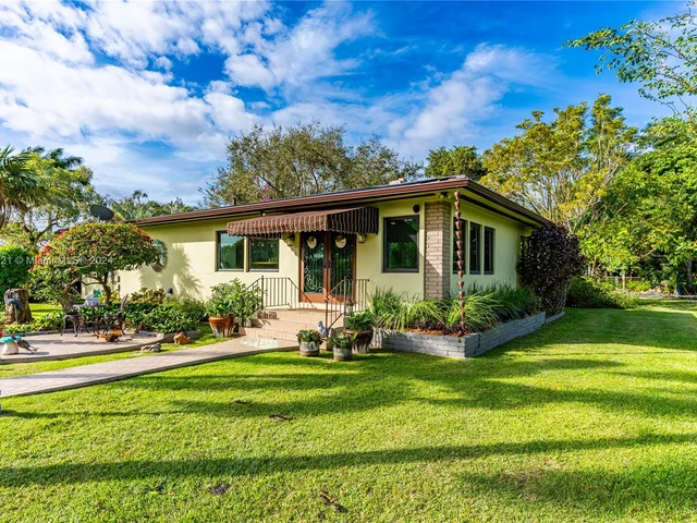 18200 SW 296th St, Homestead FL 33030