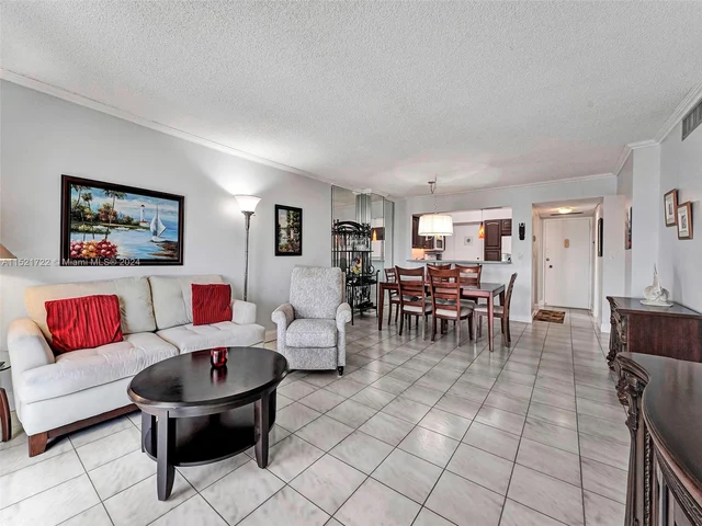 427 Golden Isles Dr # 5J, Hallandale Beach FL 33009
