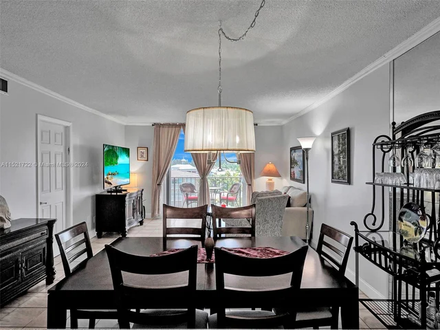 427 Golden Isles Dr # 5J, Hallandale Beach FL 33009