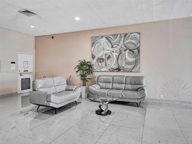 427 Golden Isles Dr # 5J, Hallandale Beach FL 33009