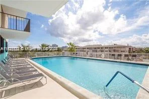 427 Golden Isles Dr # 5J, Hallandale Beach FL 33009