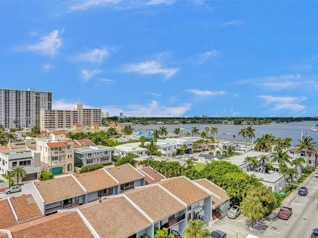 320 S Surf Rd # 402, Hollywood FL 33019