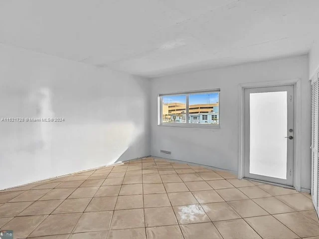 320 S Surf Rd # 402, Hollywood FL 33019