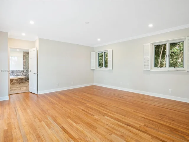 247 Bal Bay Dr, Bal Harbour FL 33154