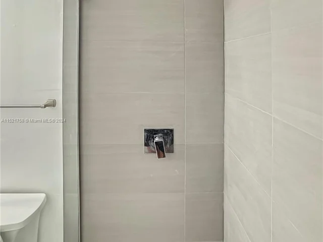 7195 NW 179th St # 311, Hialeah FL 33015