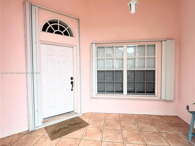 2710 Augusta Dr, Homestead FL 33035