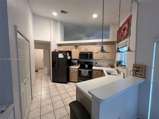 2710 Augusta Dr, Homestead FL 33035