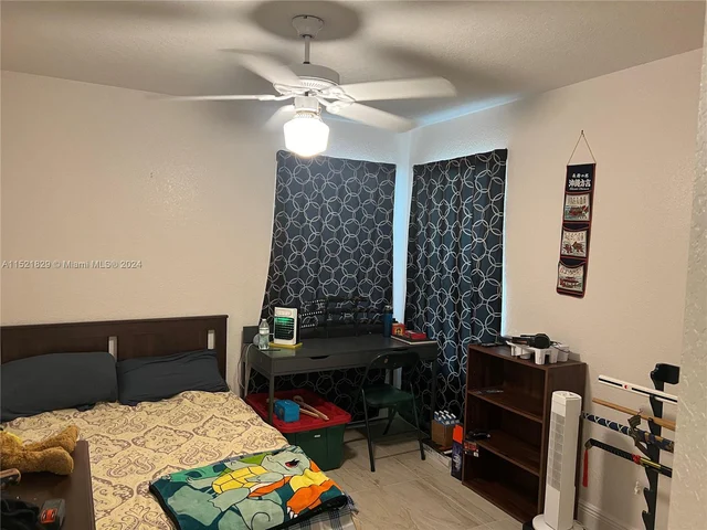 2710 Augusta Dr, Homestead FL 33035