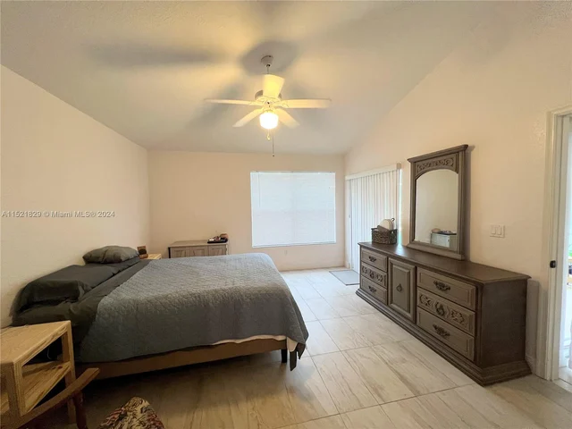 2710 Augusta Dr, Homestead FL 33035