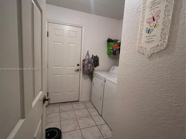 2710 Augusta Dr, Homestead FL 33035