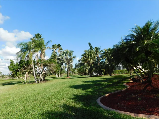 2710 Augusta Dr, Homestead FL 33035