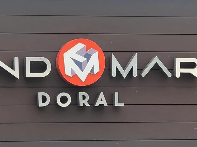 10545 NW 64th Way, Doral FL 33178