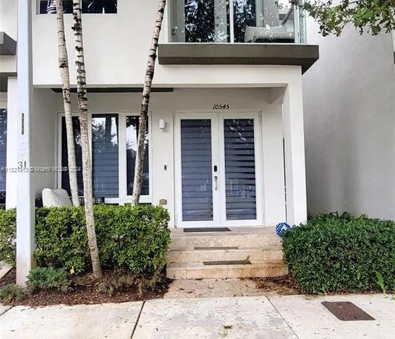 10545 NW 64th Way, Doral FL 33178