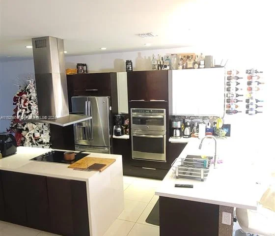 10545 NW 64th Way, Doral FL 33178