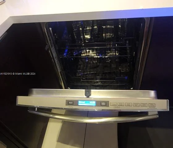 10545 NW 64th Way, Doral FL 33178