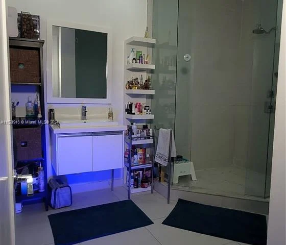 10545 NW 64th Way, Doral FL 33178