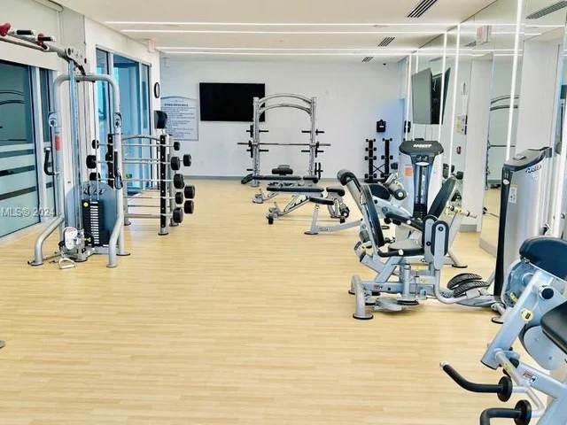 10545 NW 64th Way, Doral FL 33178