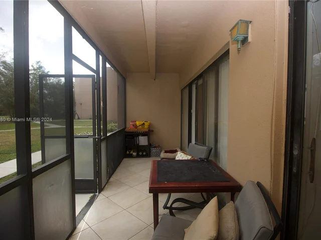 4000 N Hills Dr # 3, Hollywood FL 33021