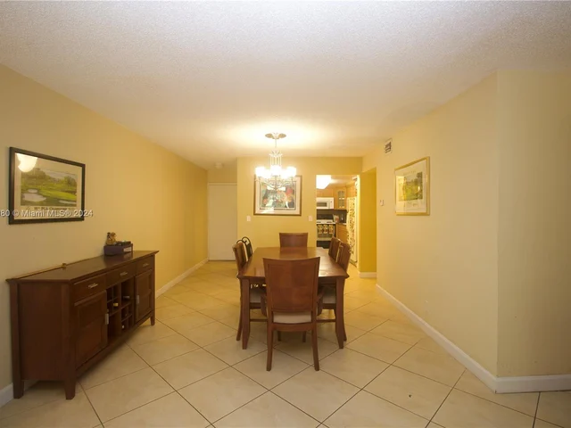 4000 N Hills Dr # 3, Hollywood FL 33021
