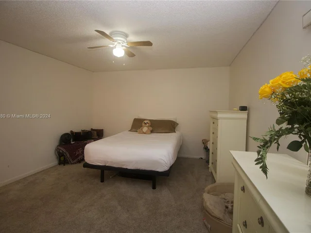 4000 N Hills Dr # 3, Hollywood FL 33021