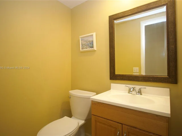 4000 N Hills Dr # 3, Hollywood FL 33021