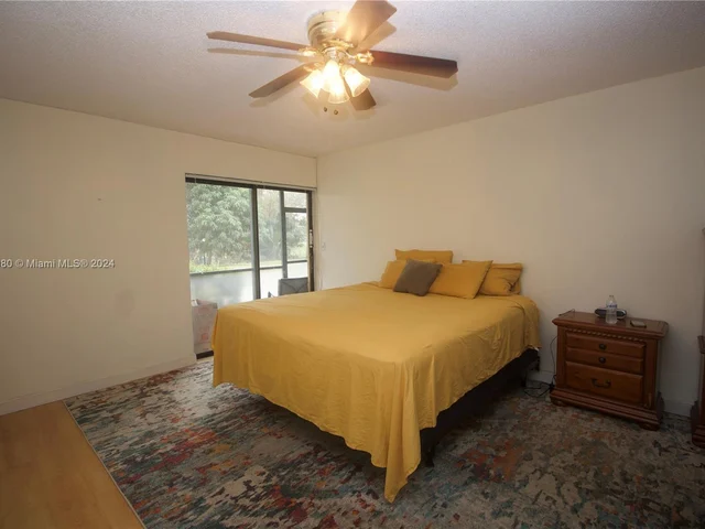 4000 N Hills Dr # 3, Hollywood FL 33021