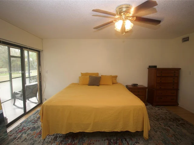 4000 N Hills Dr # 3, Hollywood FL 33021