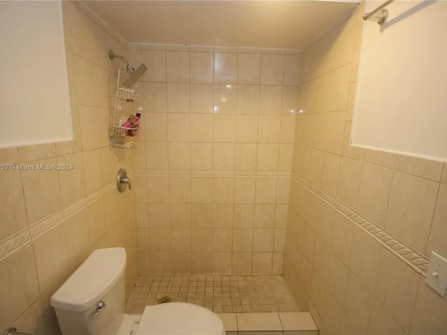 4000 N Hills Dr # 3, Hollywood FL 33021