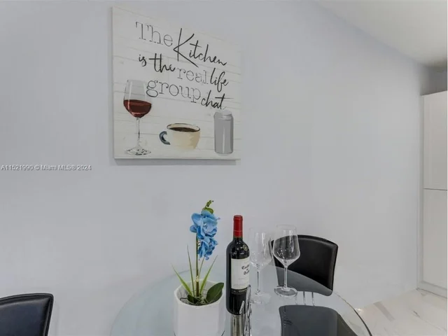 980 W 45th Pl, Hialeah FL 33012