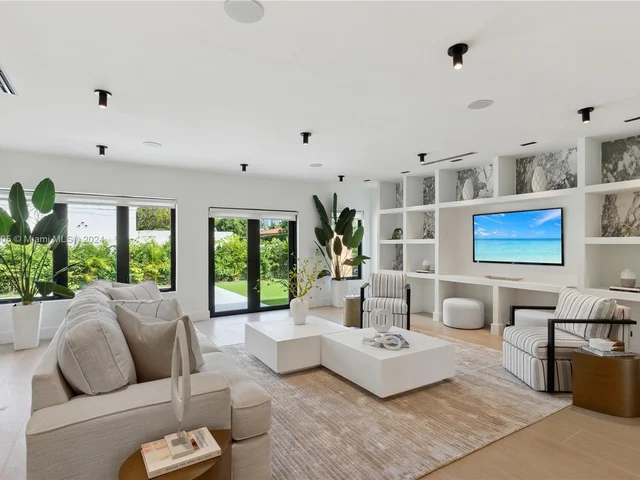 519 SW 25th Rd, Miami FL 33129