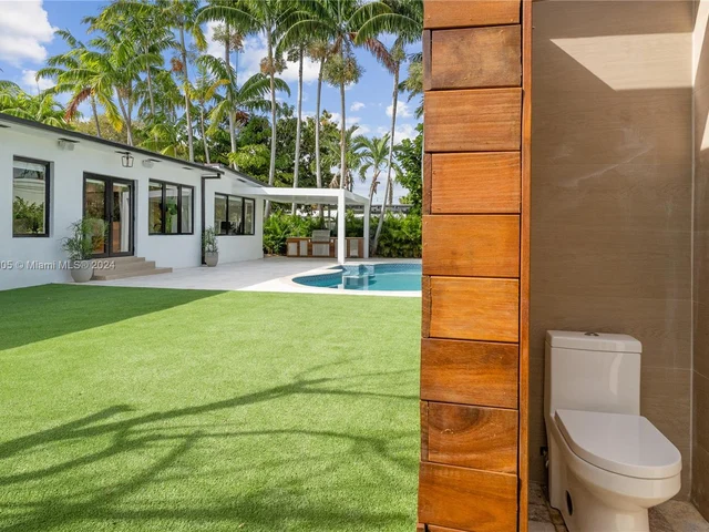 519 SW 25th Rd, Miami FL 33129